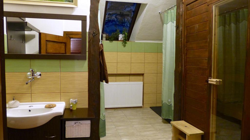 Hostinec Stara Krcma Stratená Стая снимка